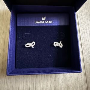 Swarovski Lifelong Bow stub earrings